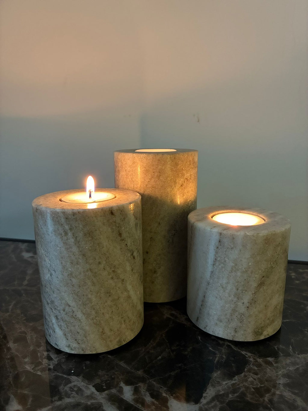 Marmeren theelichthouders